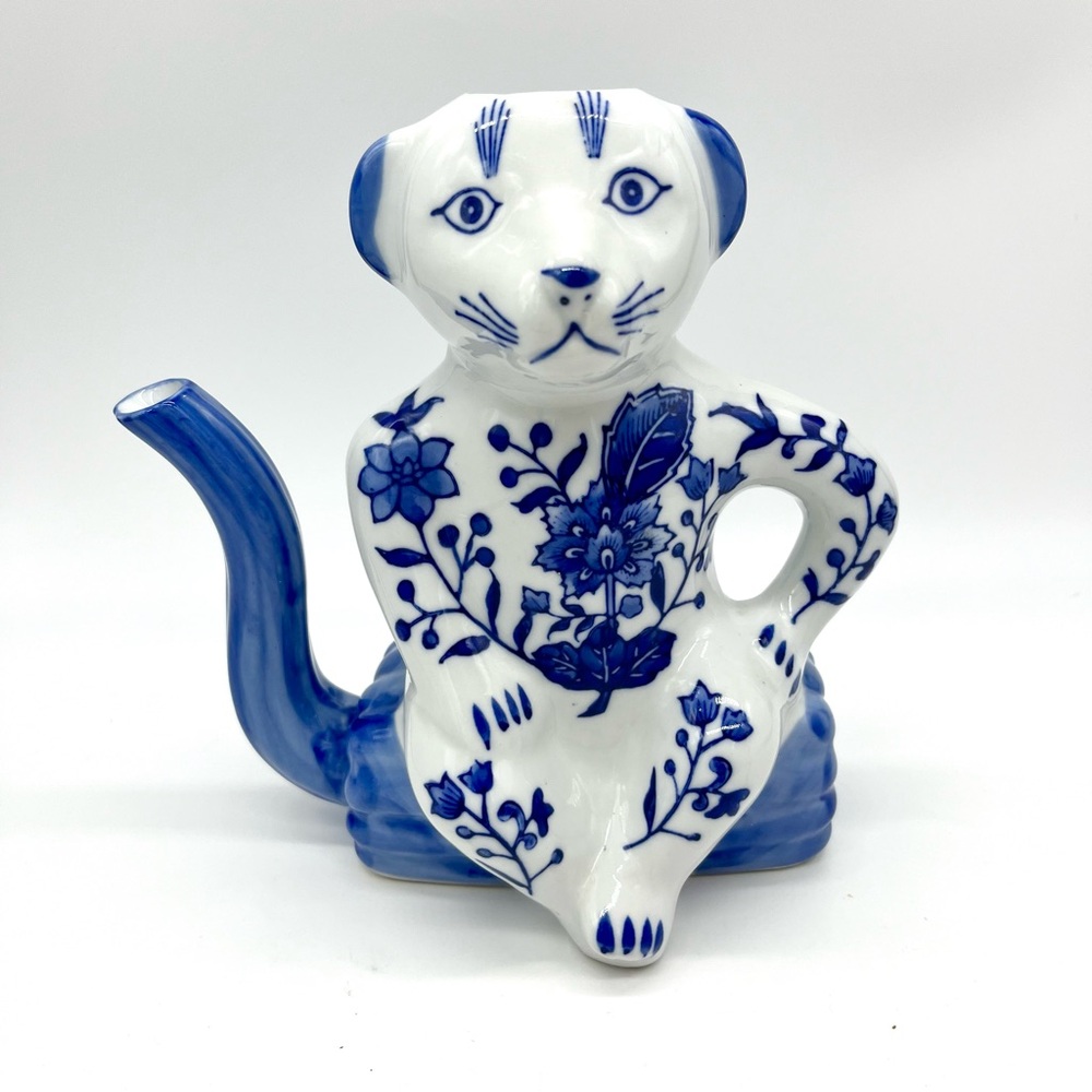 Blue & White Floral Cat Porcelain Teapot Baum Bros. Formalities